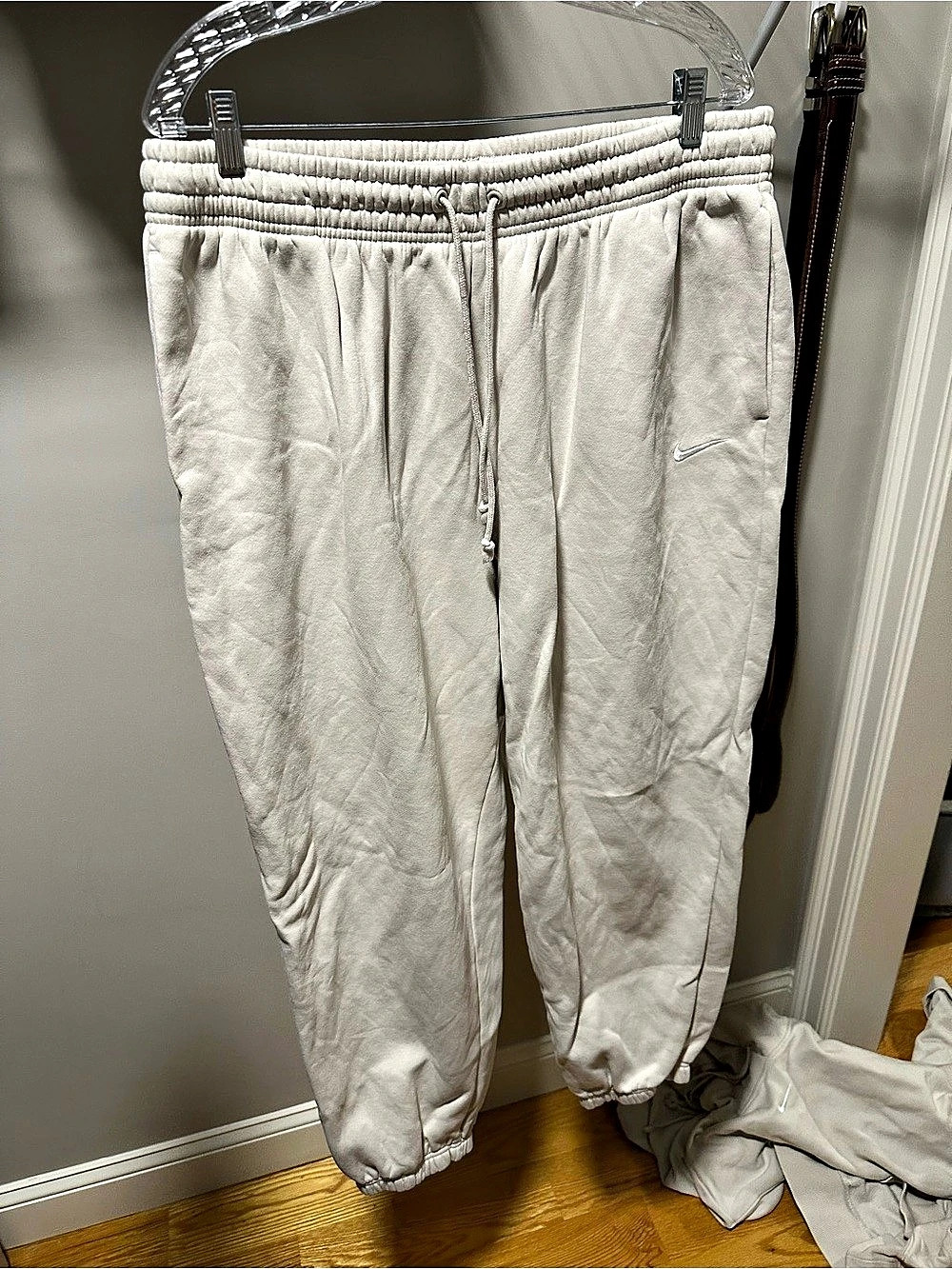 Nike Sportswear High-Waisted Oversized Sweatpants Tan in XL